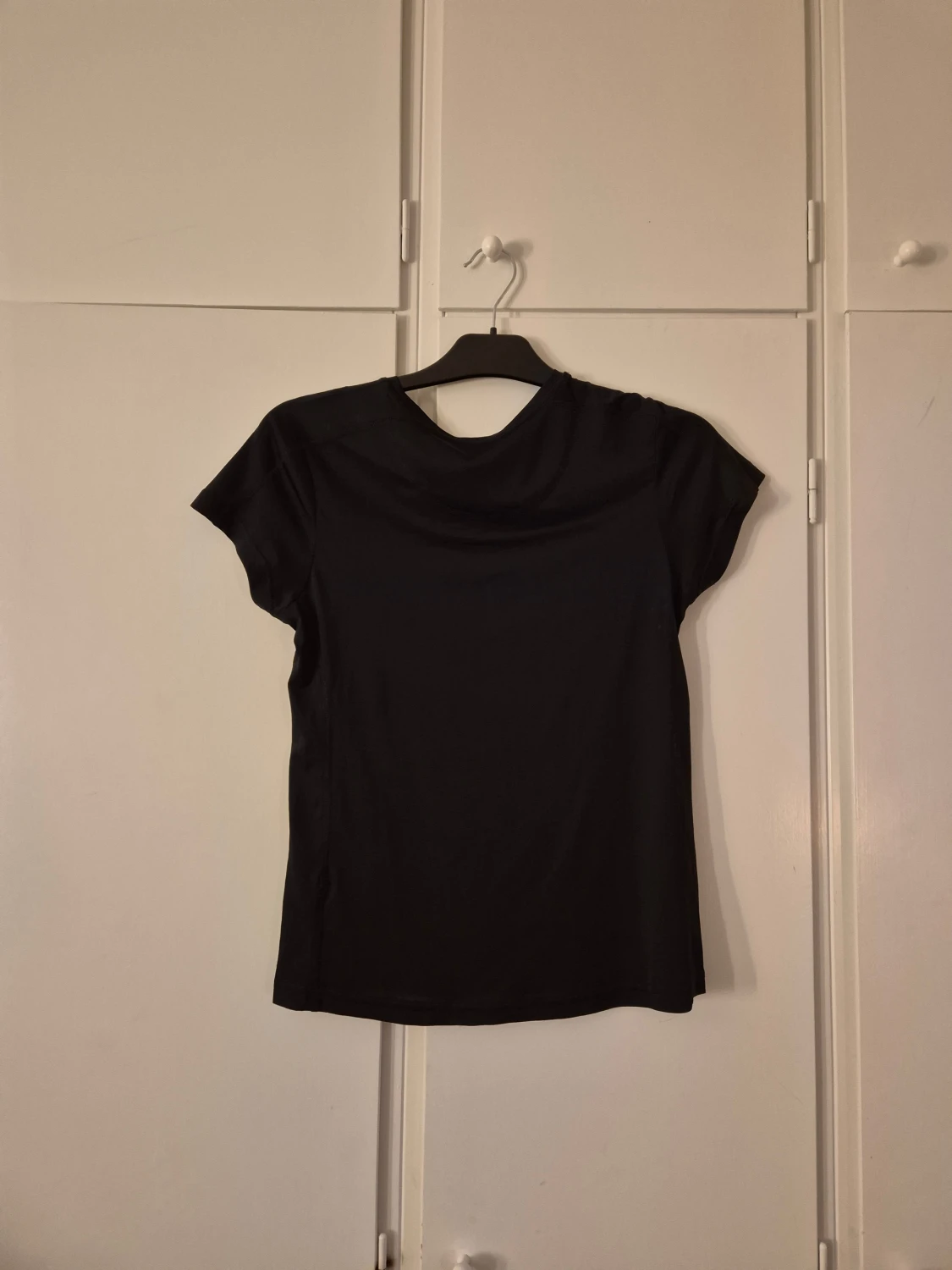 Svart träningst-shirt  - 3