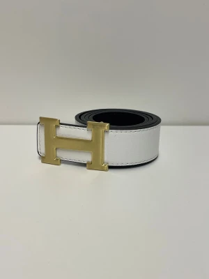 Herme’s Bälte - Helt nytt bälte aldrig använd. Storlek 110. Snabb frakt fraktas inom 24h efter betalningen genomförts. Kan även mötas i Stockholm. Skriv gärna vid fler frågor