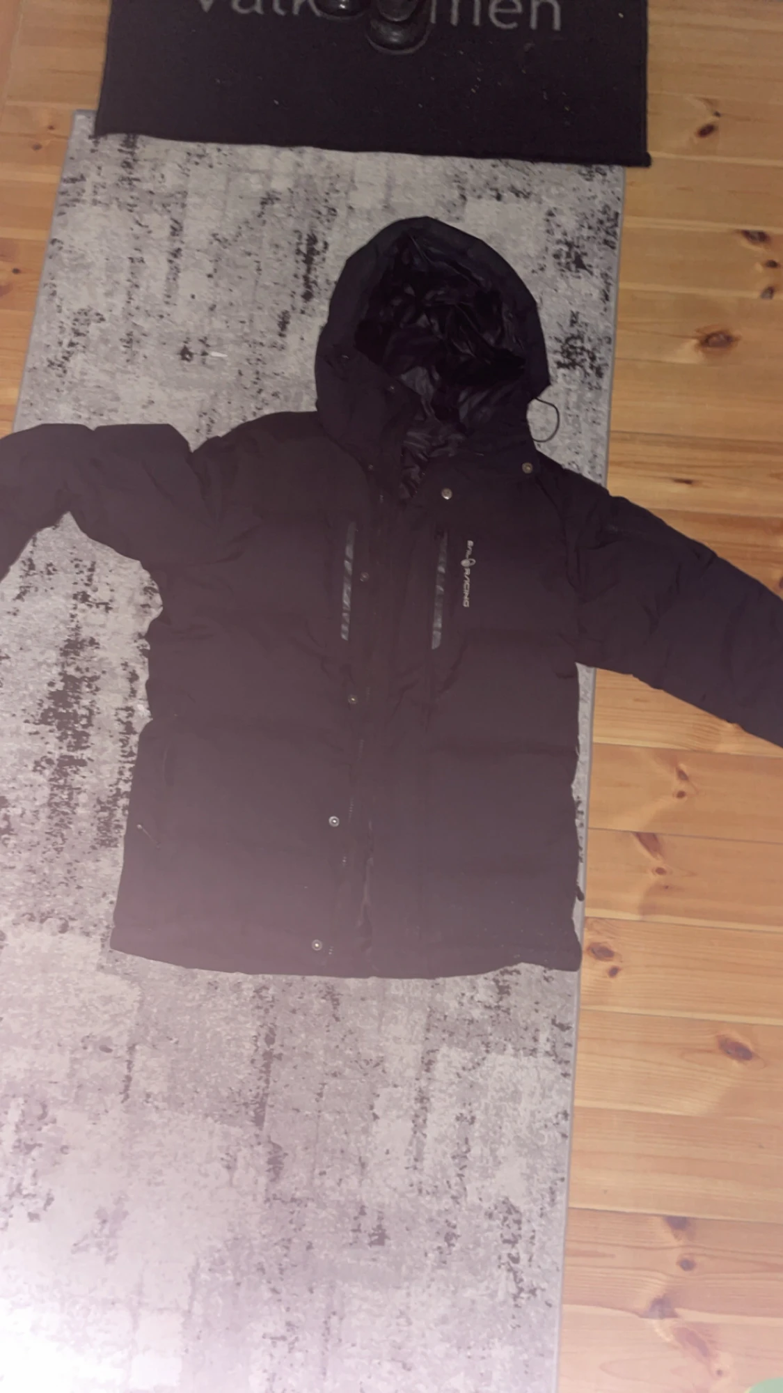 Svart pufferjacka från Sail Racing