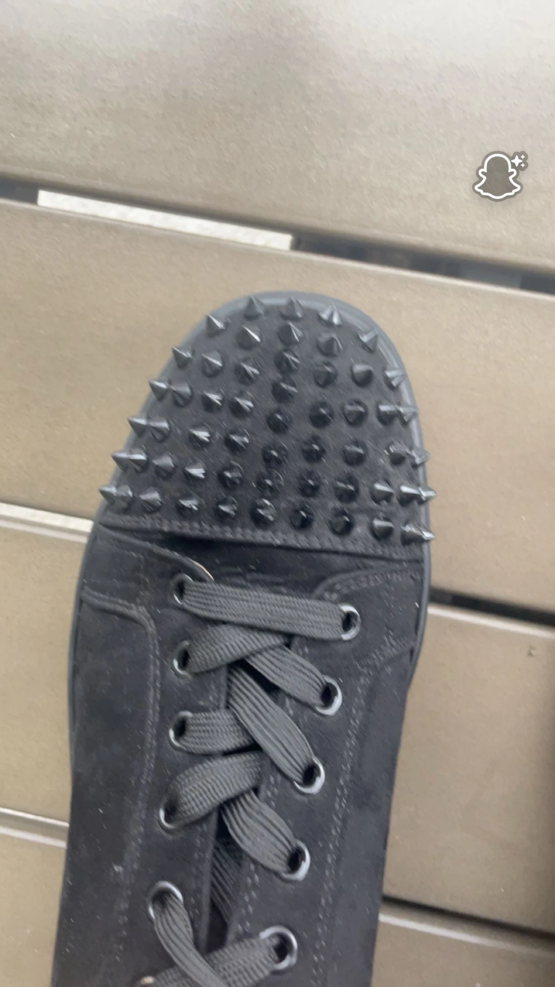 Christian Louboutin svarta sneakers med nitar - 4