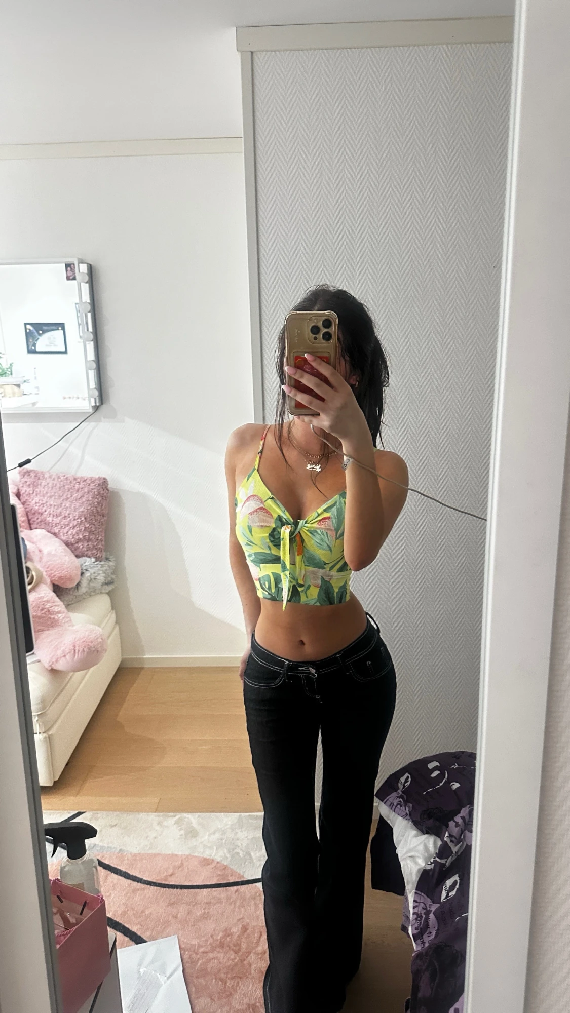 Gul croppad linnetopp med knyt