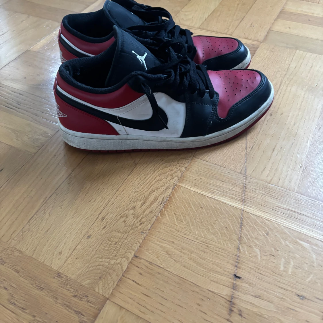 Nike Air Jordan 1 mid röd/svart/vit - 3