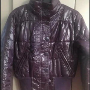 Varm jacka från Italienska Teranowa  - Mycket fint skick  Varm jacka 