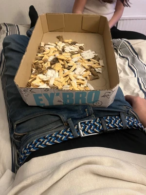 förra veckans snus - säljer nu mitt använda snus från förra veckan då jag inte längre har användning för det, det är blandat med brunt och vitt snus i alla olika smaker och märken främst är det knox blå och freeze max även en del xqs och ld. hoppas det går till bra användning hos någon ny