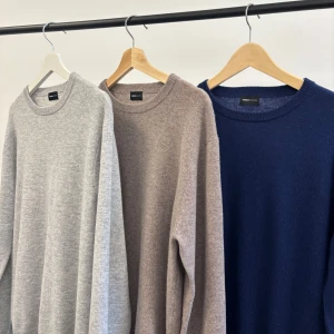 Merinoull & Kashmir Crewnecks (Nya) 2 pack  - Säljer 2 tröjor, Grå size L och Beige size L