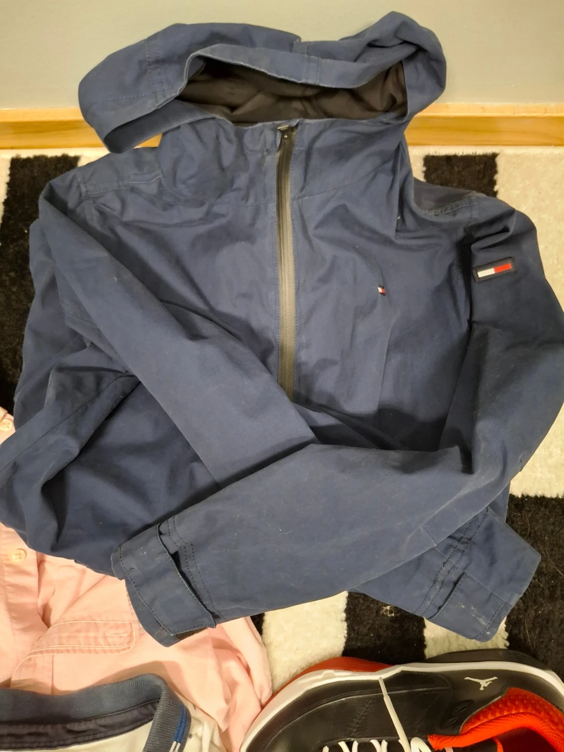 Blå vindjacka från Tommy Hilfiger