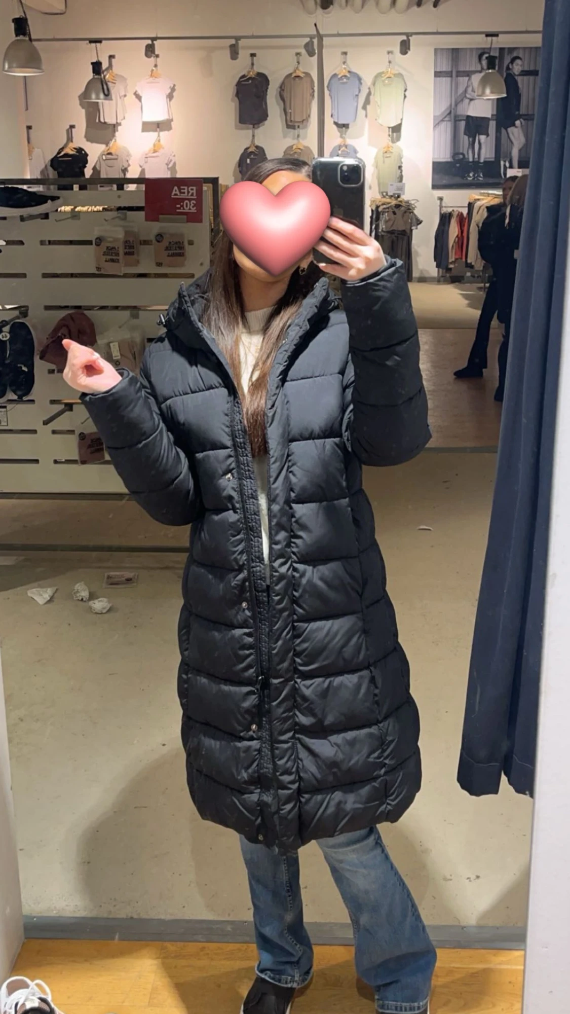 Svart lång varm pufferjacka med huva