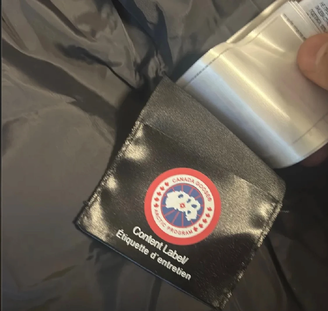 Canada goose Wyndham parka - 4