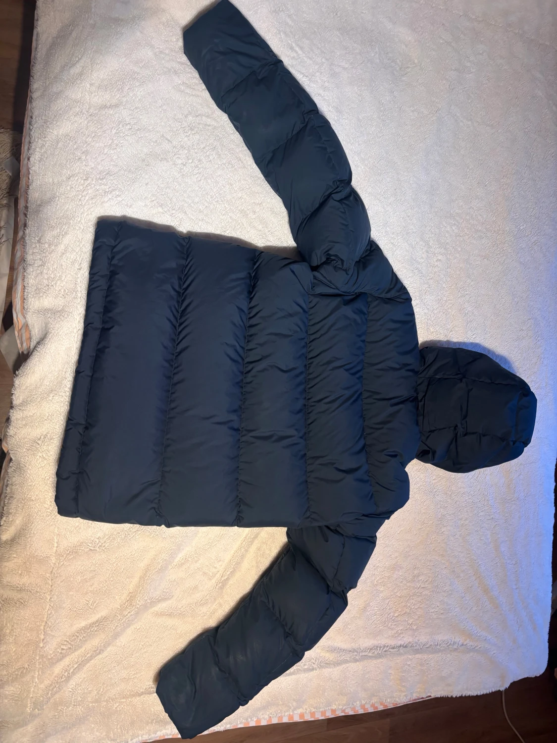 Mörkblå Peak Performance dunjacka - 1