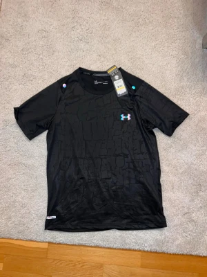 Under Armor sport t-shirt - Mycket fin och populär under armor t-shirt