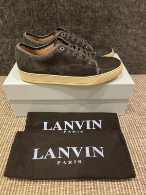 Lanvin skor  - Hej, säljer nu dessa svin snygga lanvin skor. Skorna är i grymt skick! Begränsat antal boxar och dustbag. Hör av dig vid frågor. 