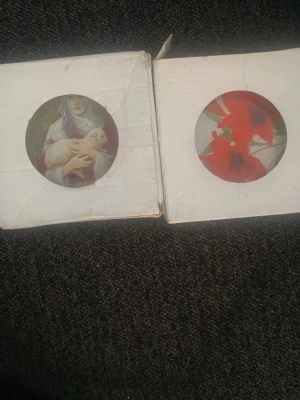 Tarlikar - Säljer två småa tarlikar för snacks super fina och de är bra i skick 😘