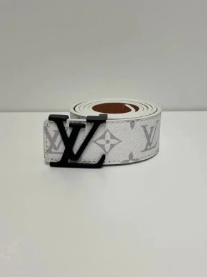 Lv Bälte - Säljer ett helt nytt bälte. Storlek 110. Snabb frakt 