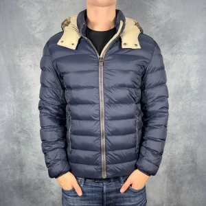 Colmar jacka - Storlek: 48, S/M || Skick: mycket bra || Nypris: Ca 6000kr || Följ för liknande produkter 🍾🌊