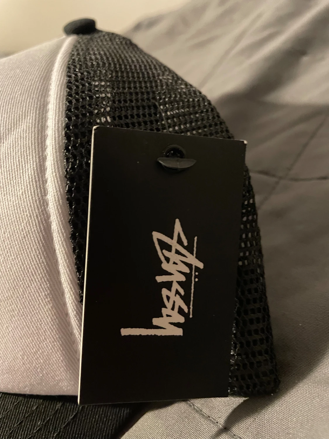 Stüssy svartvit truckerkeps - 1