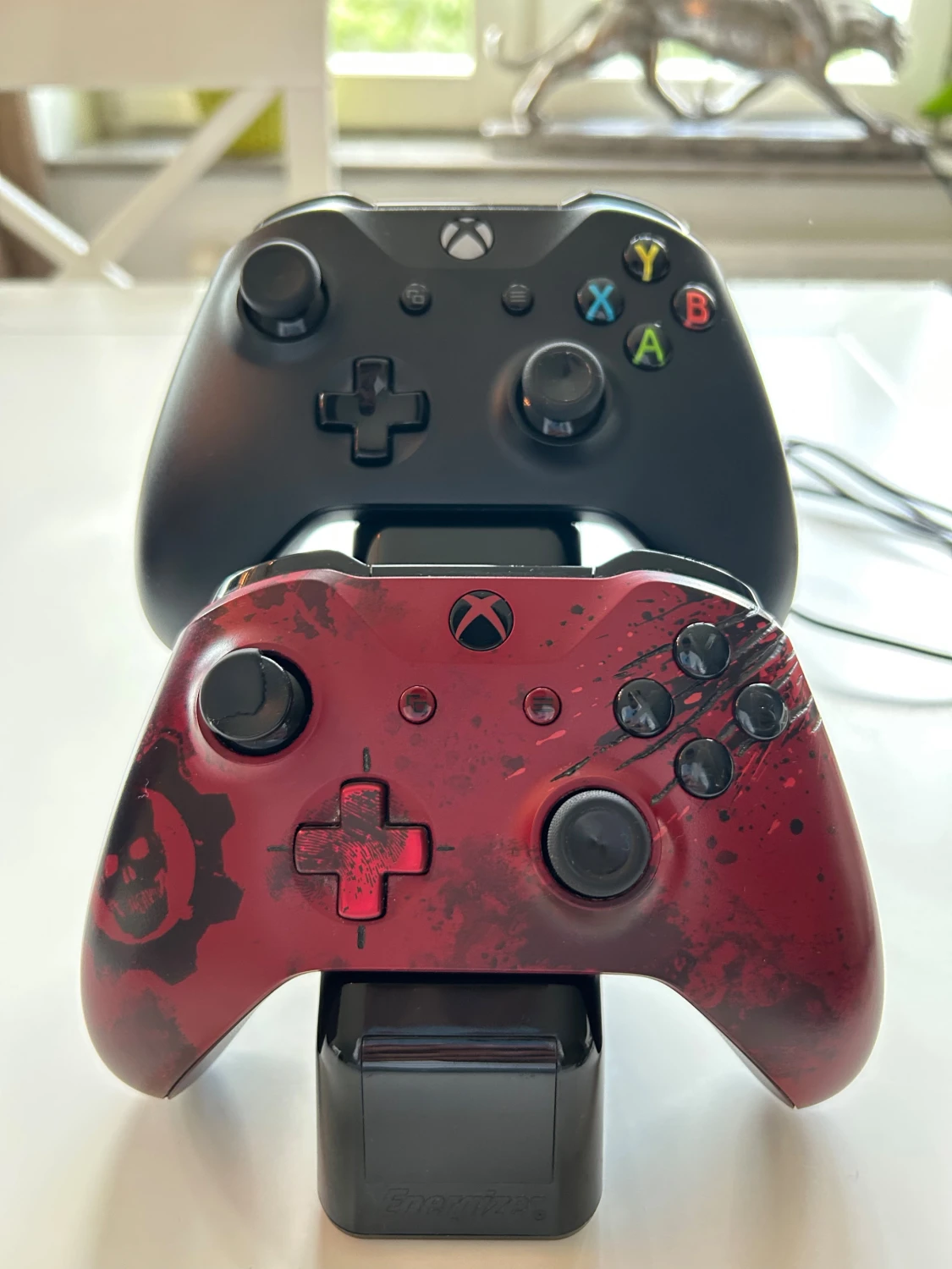 Xbox One S Gears of War 4 Limited Edition - 2