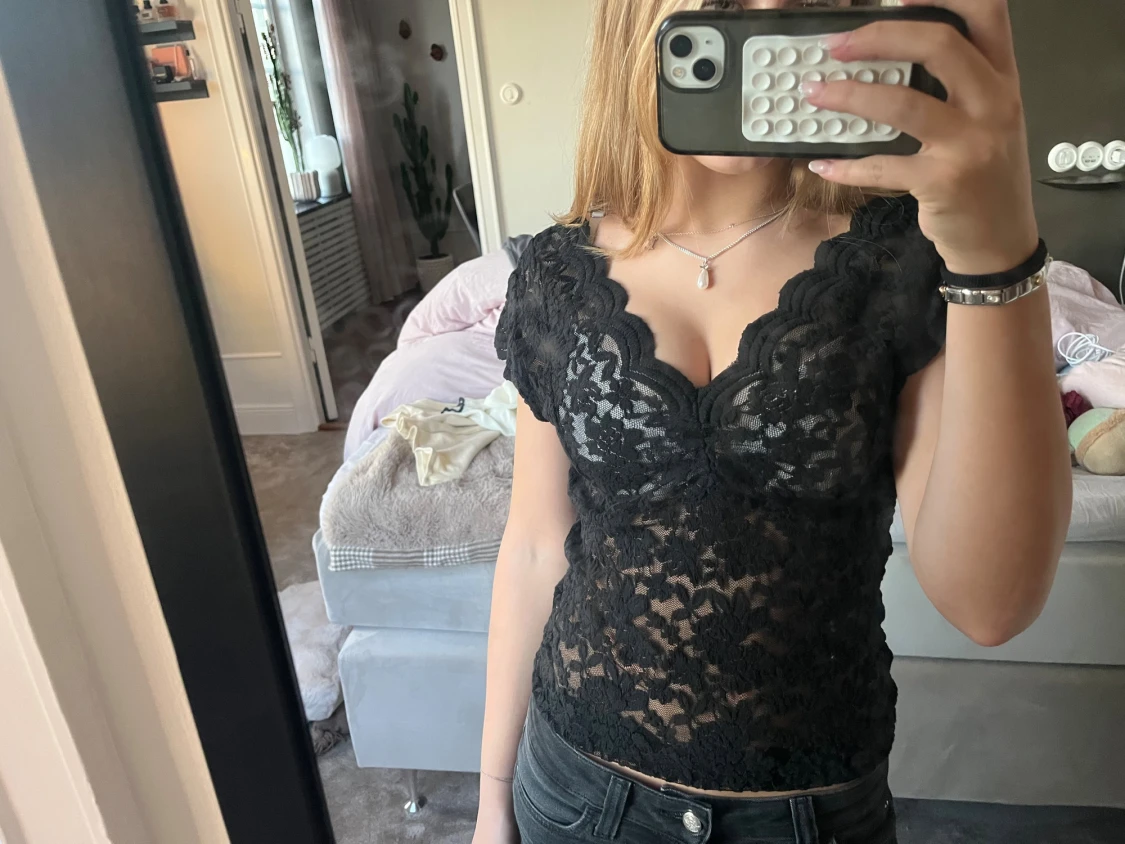 Svart spetsblus från Chelsea - 1