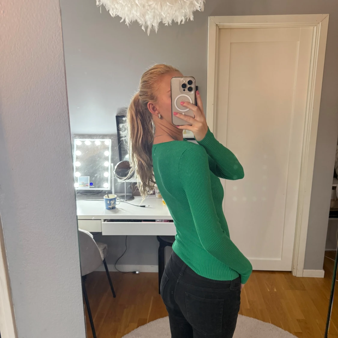 Grön ribbad långärmad tröja - 1