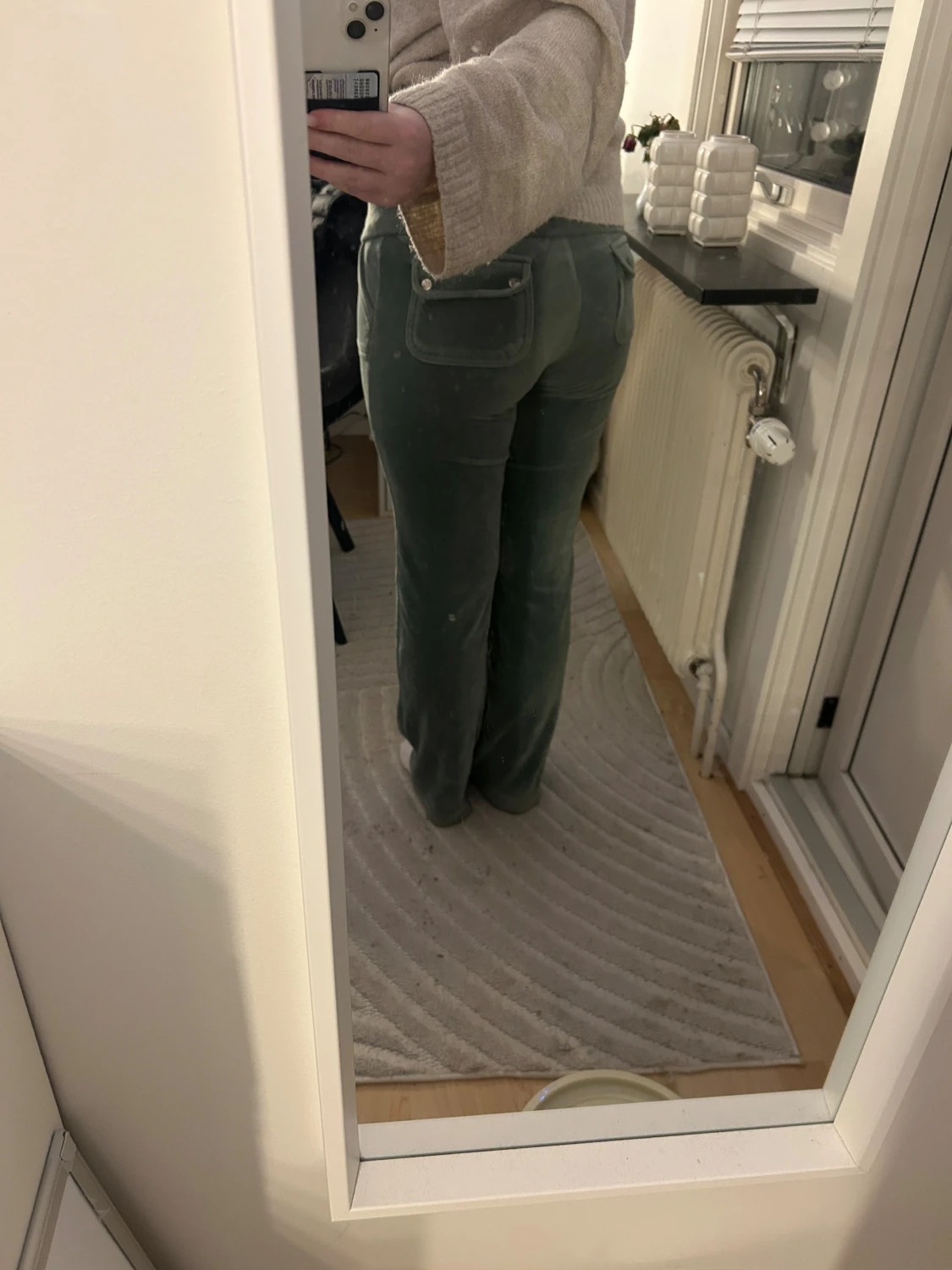 Gröna mjukisbyxor med snörning - 1