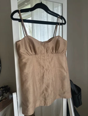 Linne - Köpt på Vinted och säljer vidare då det var för stort🩵