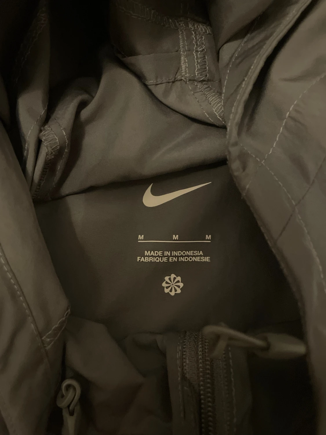 Grå Nike vindjacka med huva - 2