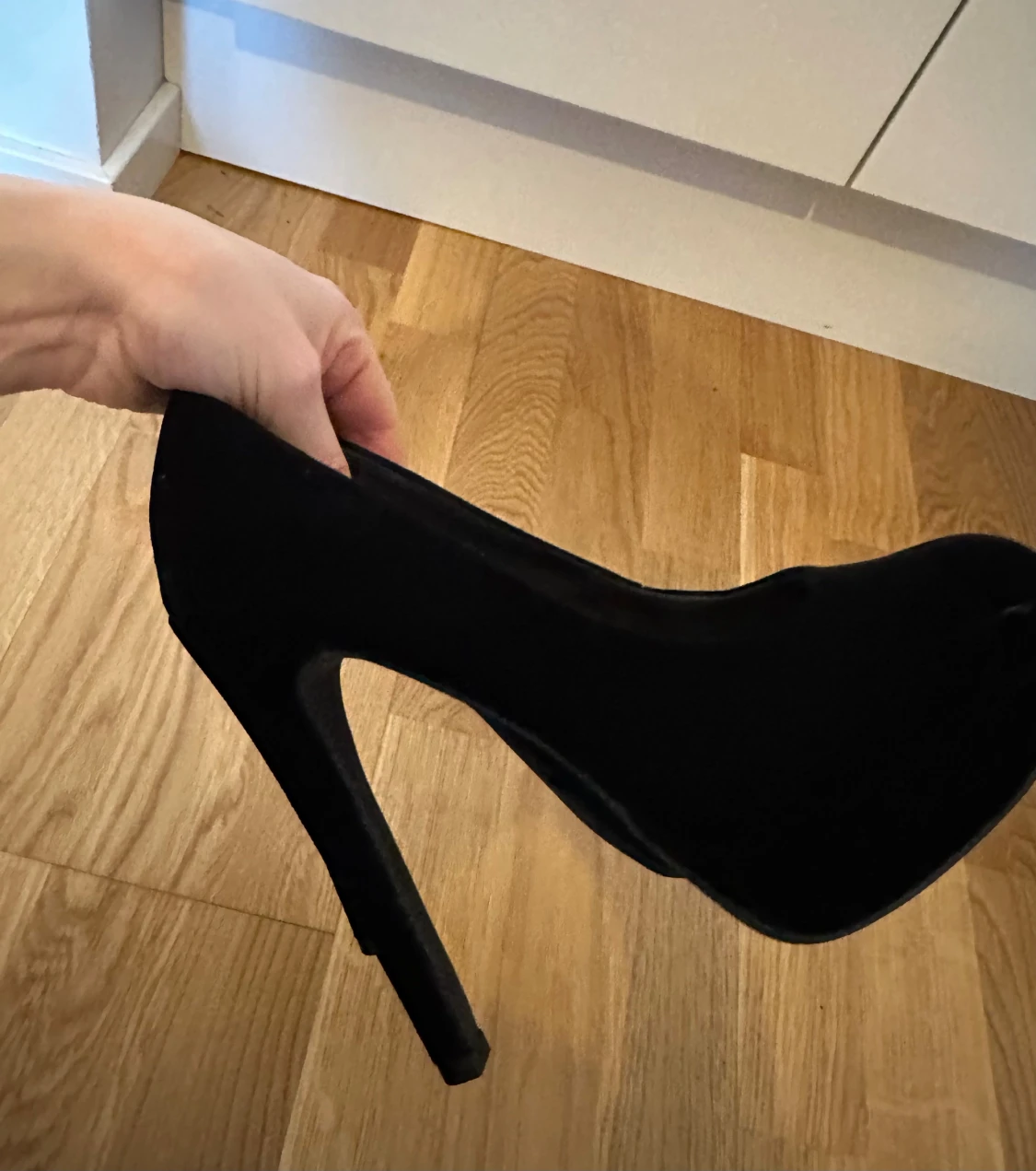 Svarta sammetsklackar från H&M - 6