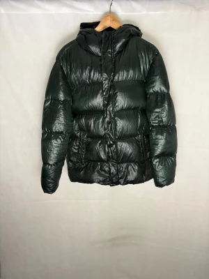 Massimo dutti dunjacka - Modellen är 185