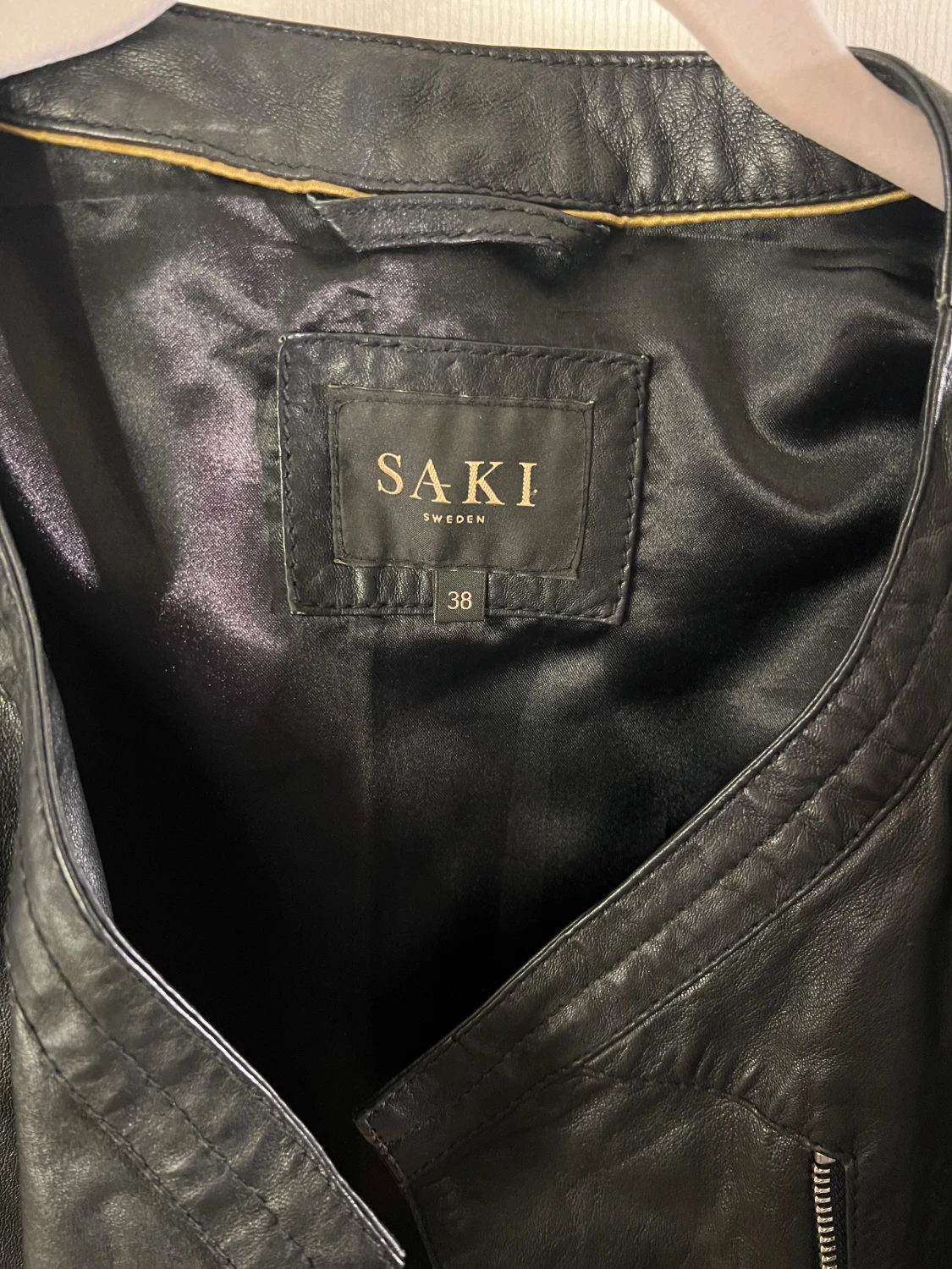 Svart skinnjacka från Saki - 1