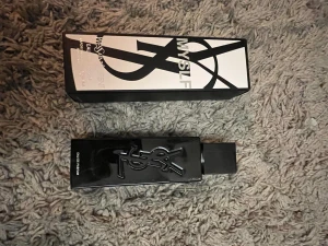 Söker byte mot dior homme! - Ysl myslf 38/40ml. Vill byta mot dior homme intense bryr mig inte riktigt om ml bara det är 30 elr över. 