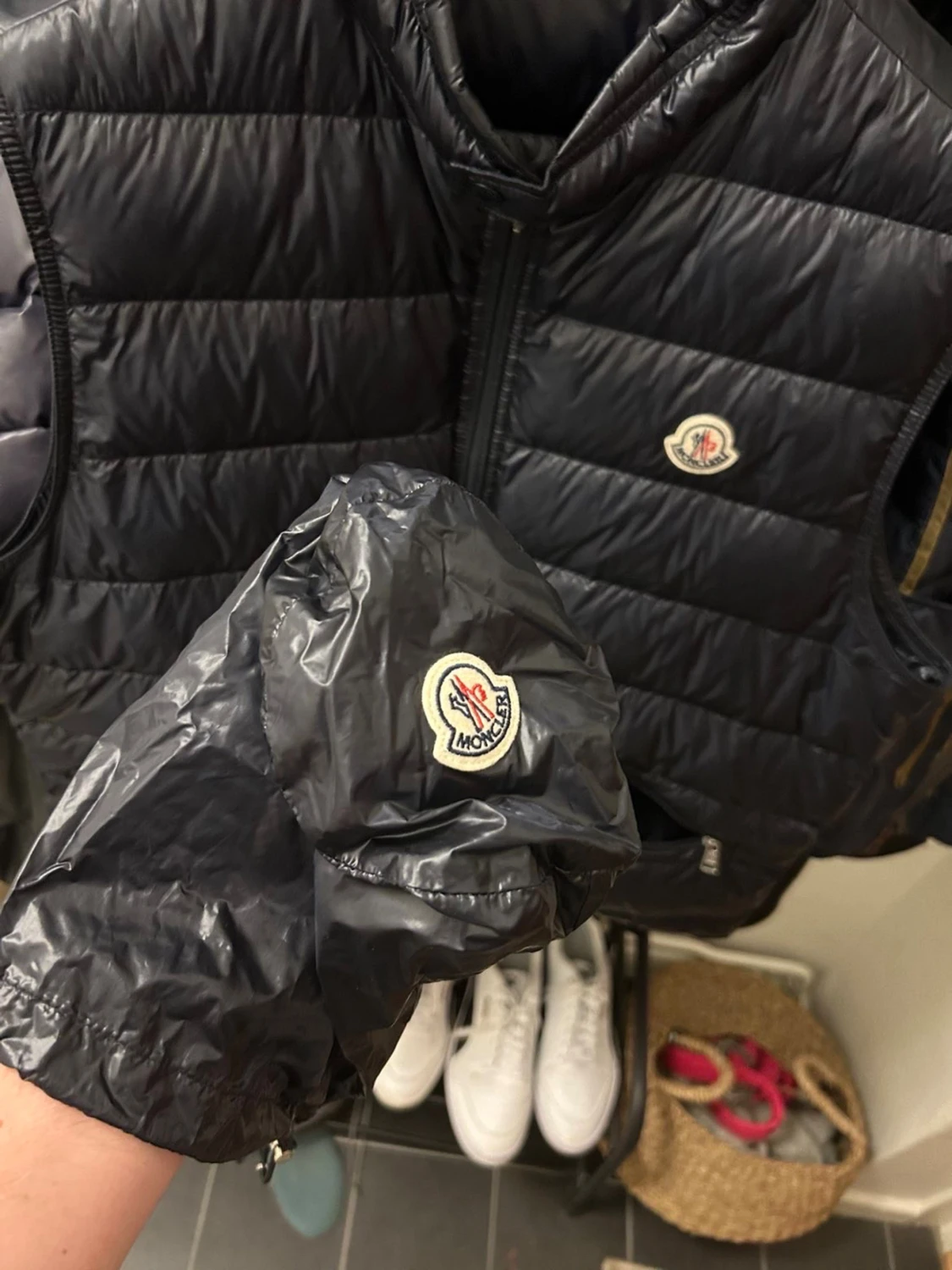 Svart dunväst från Moncler - 3