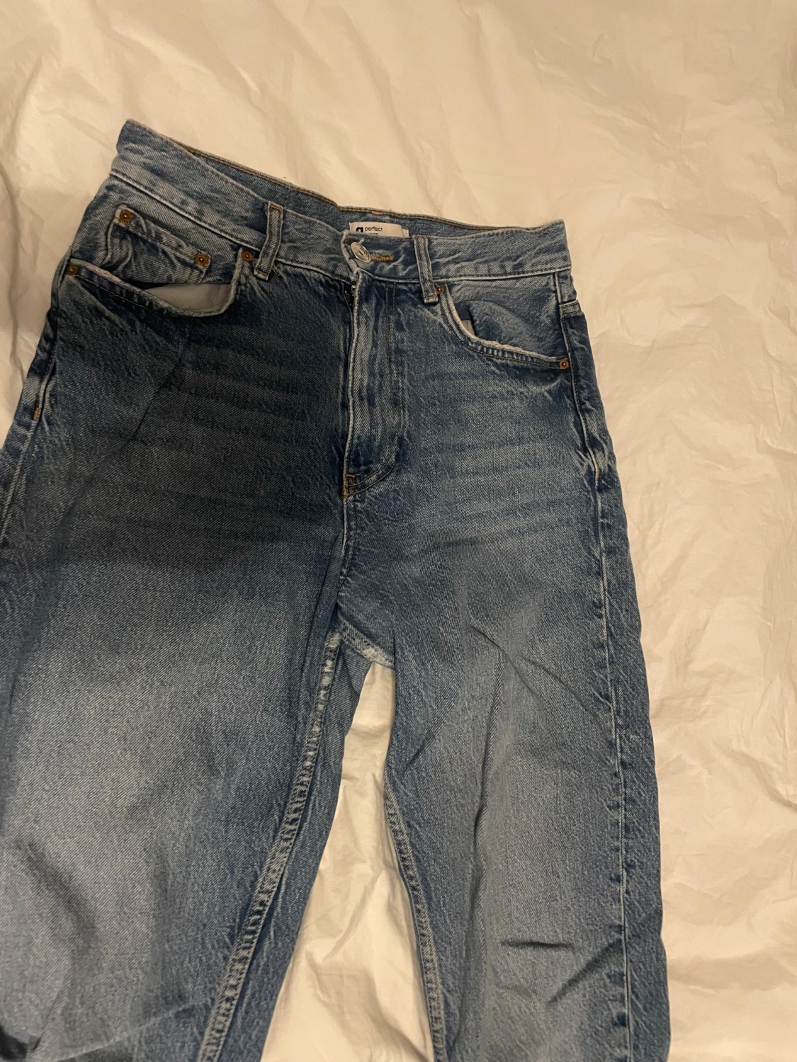 Raka jeans med slits - 1