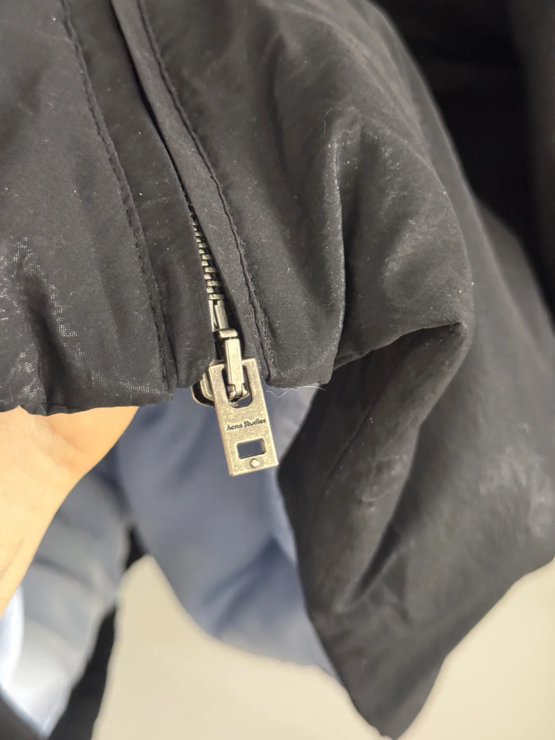 Svart puff jacka från Acne Studios i storlek S - 2