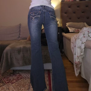 Angels jeans - Vintage jeans från Angels. Midjemått 38 cm Innerbenslängd 75 cm