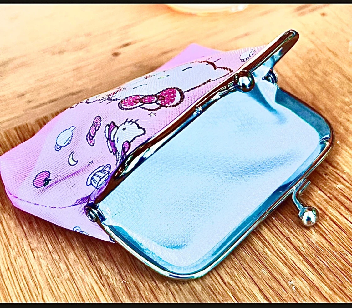 Söt portmonä med Hello Kitty-motiv! - 2