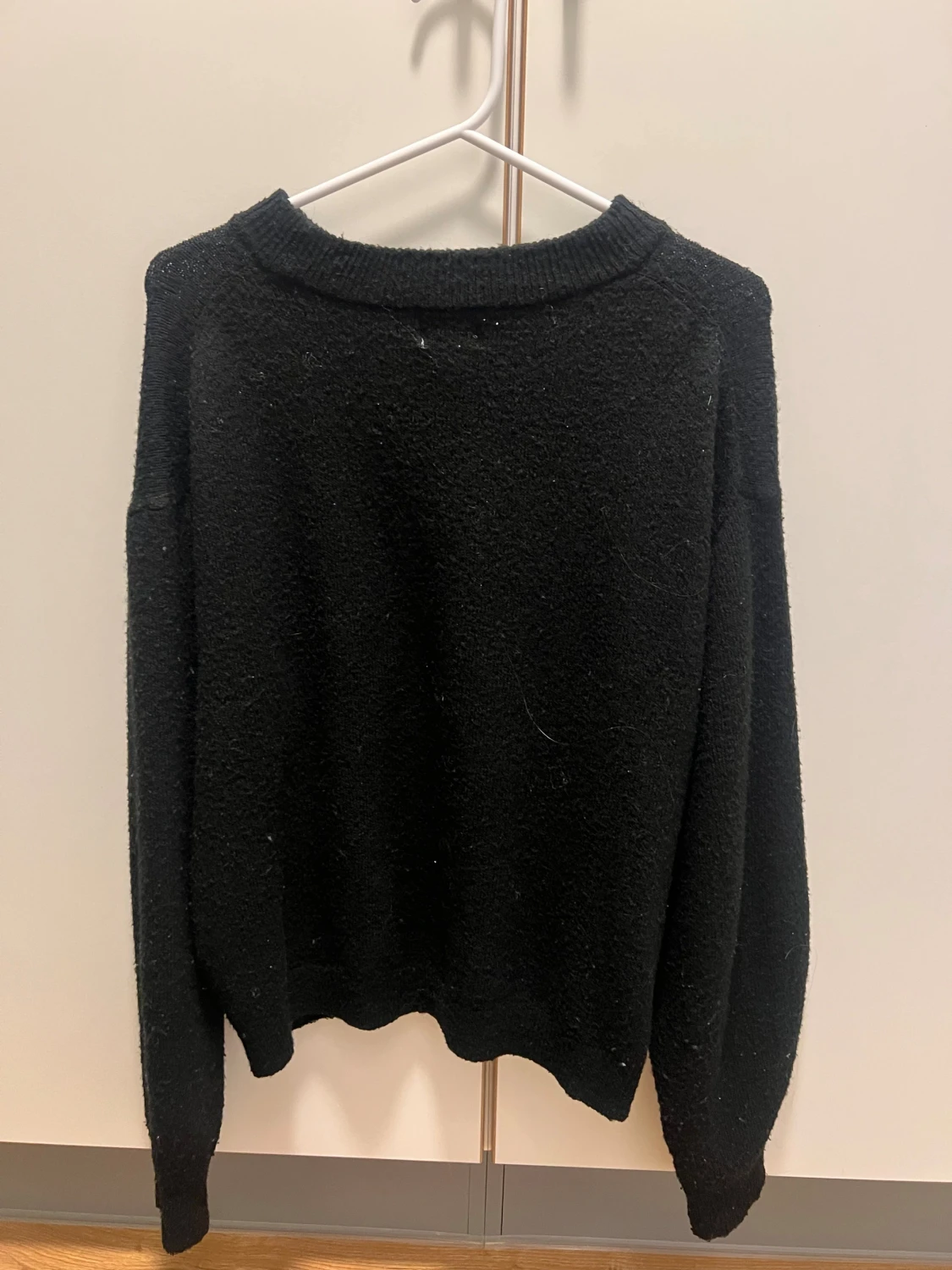 Svart stickad tröja  - 2