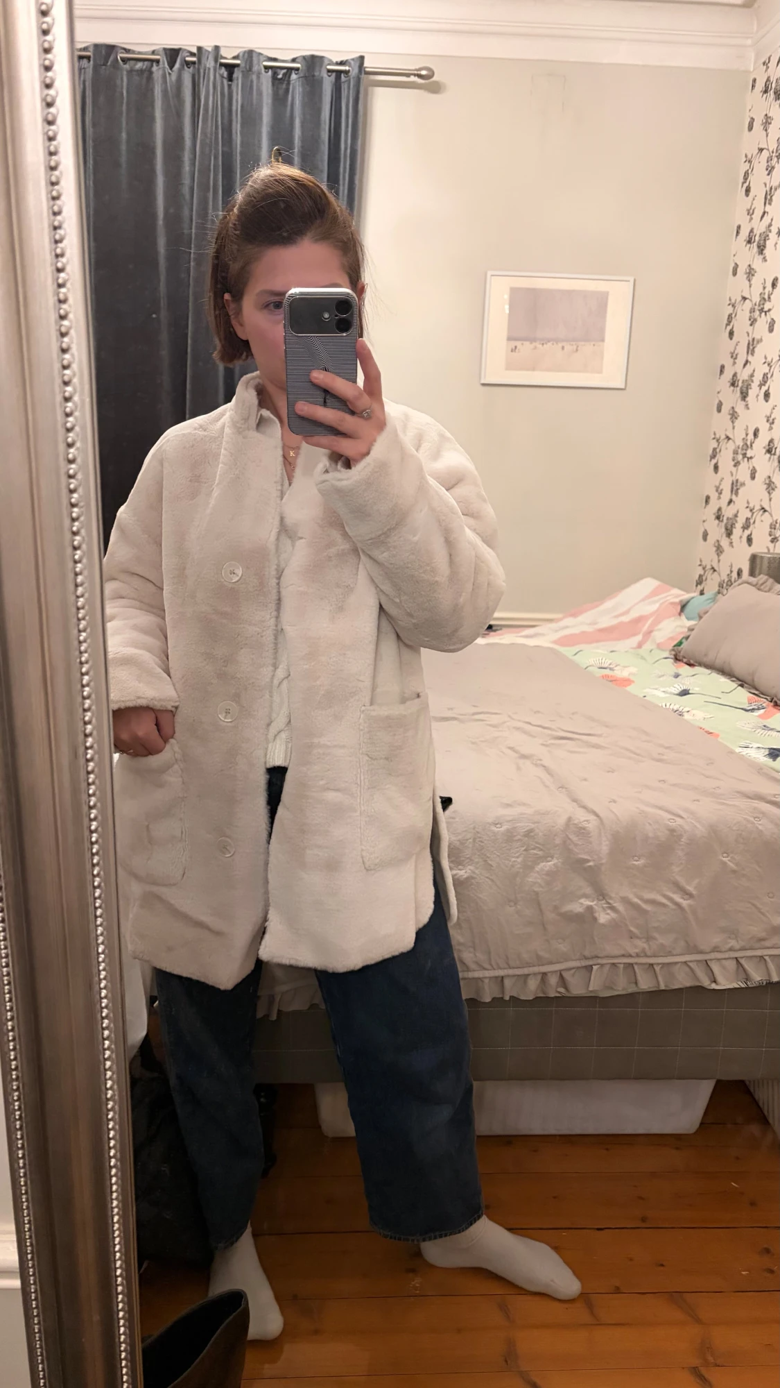 Vit pälsjacka från Reserved - 1