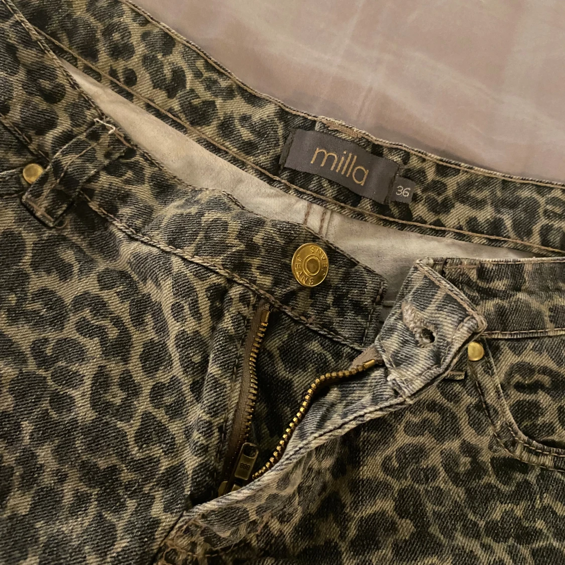 Leopardmönstrade shorts