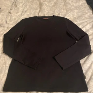 Morris tröja - Säljer denna feta morris tröja för 399kr. Helt oanvänd, tagg fof kvar, kan gå ner i pris vid snabbt köp 