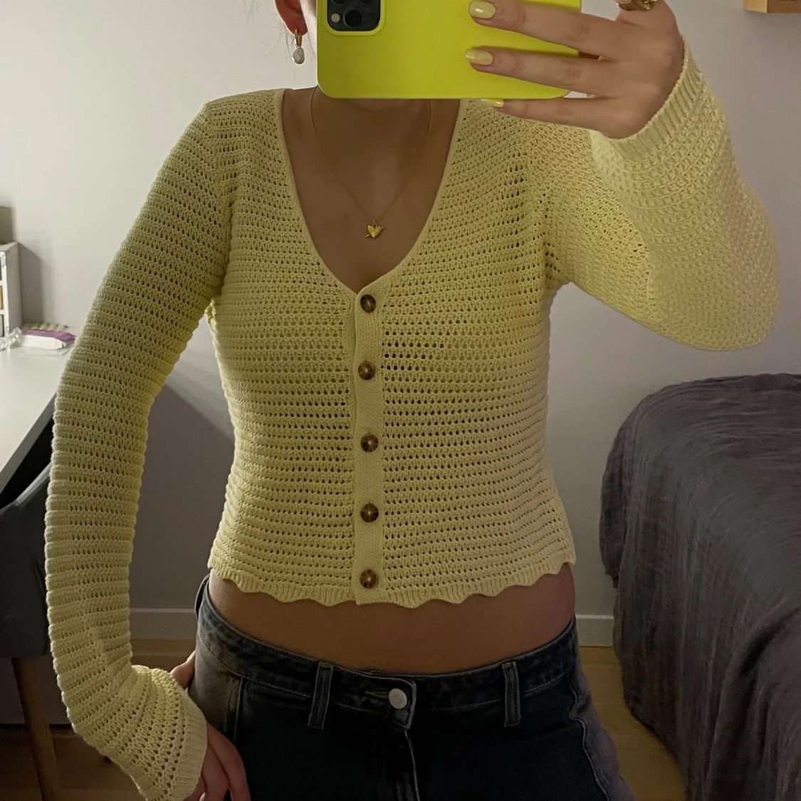 Ljusgul stickad kofta 