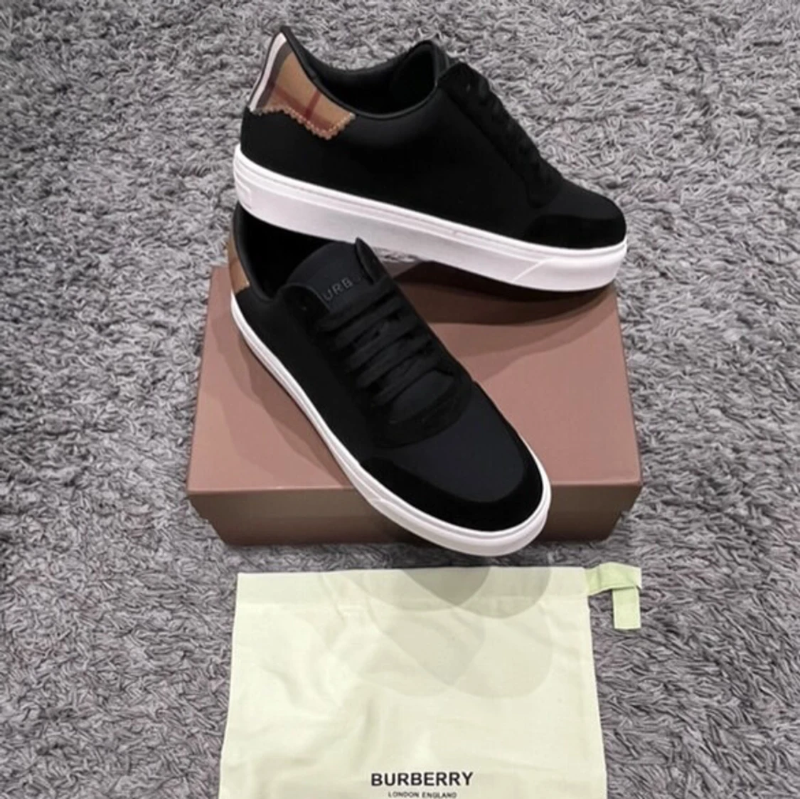 Burberry skor