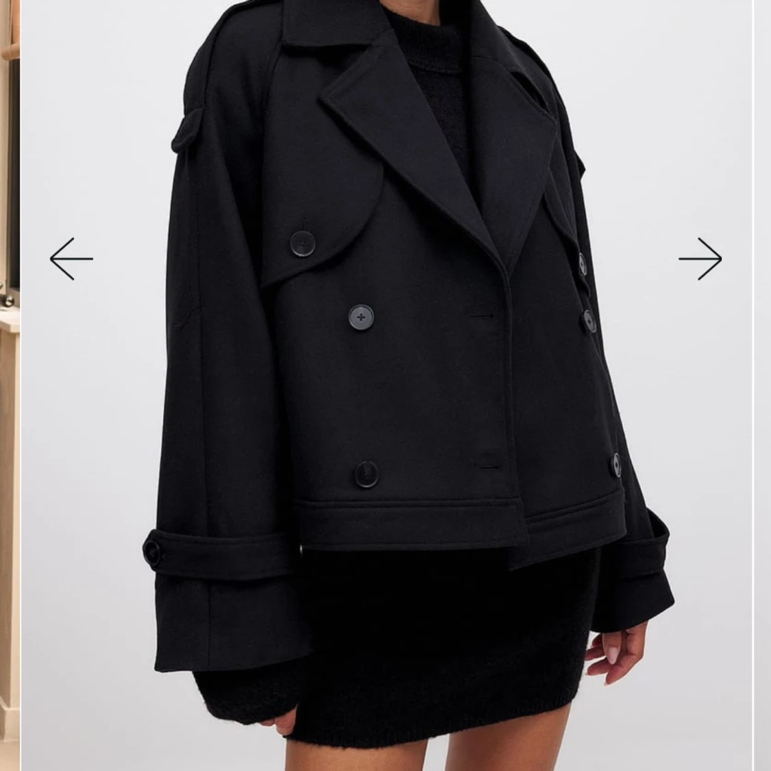 Svart kort skepparkavaj med knappar - 1