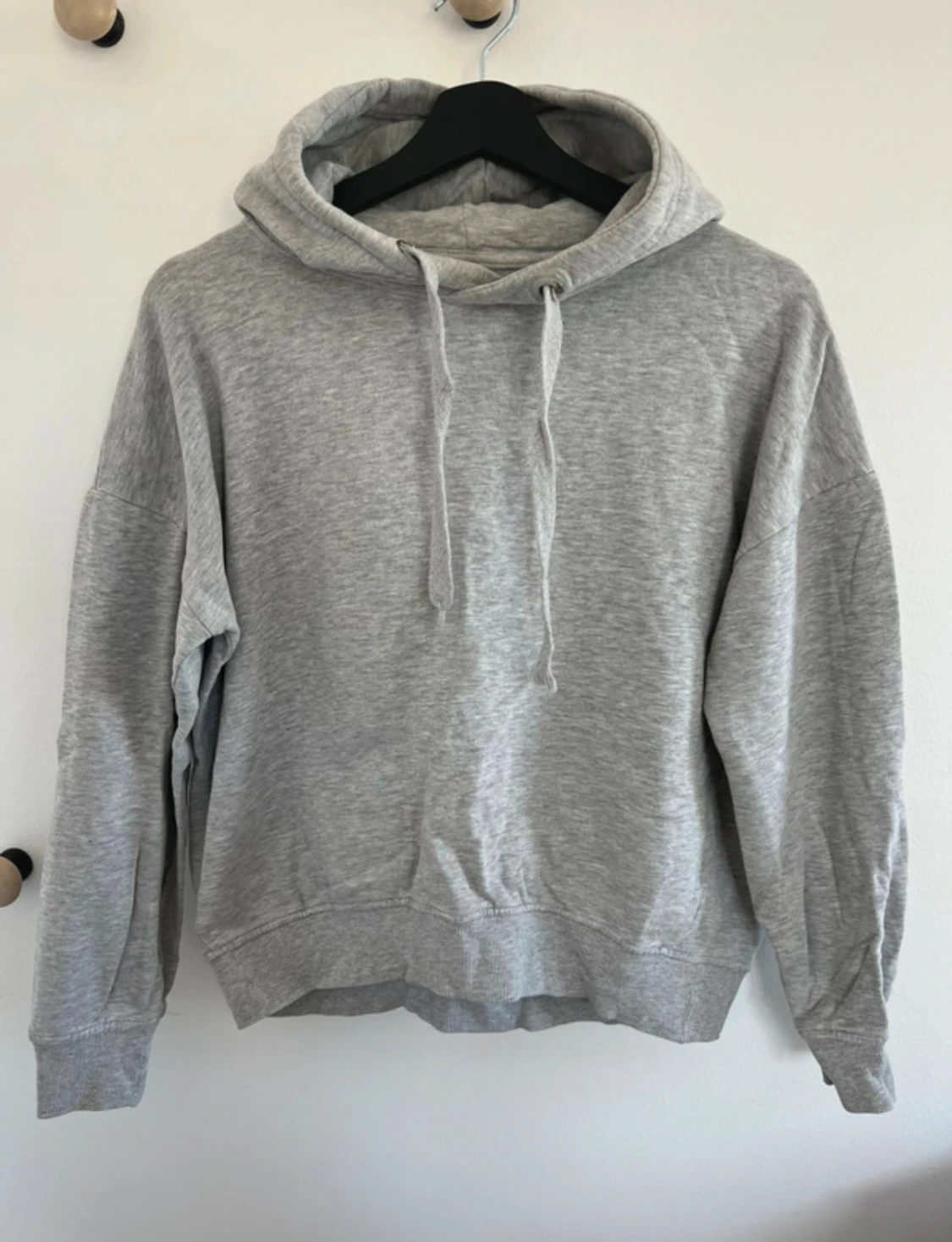 Grå hoodie - 3