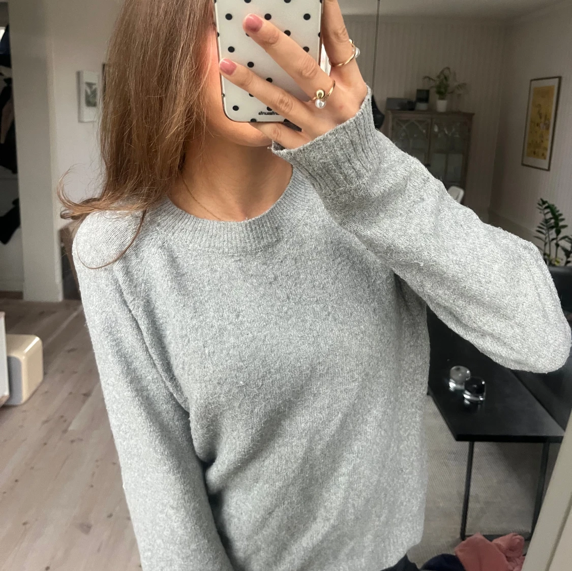Ljusgrå stickad tröja