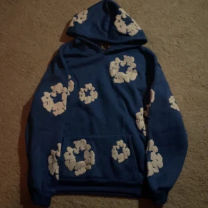 Denim tears hoodie blå - Nytt skick skriv om ni har frågor!