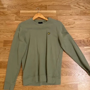 Lång armad tröja  - Ganska bra skick 