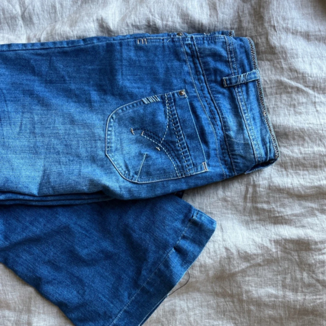 Snygga lågmidjade jeans  - 90