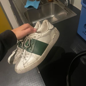 Valentino skor - Storlek 40  Okej skick ❤️