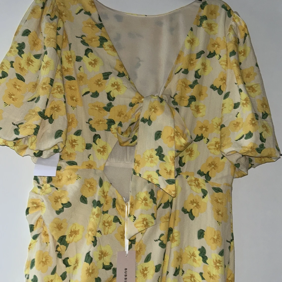 Blommig gul klänning från Bubbleroom - 91