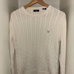 Gant stick tröja - Knappt andvänd. Väldigt stilig och bekväm allt är perfekt med den