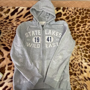 Zipup  - Jätte fin grå zipup